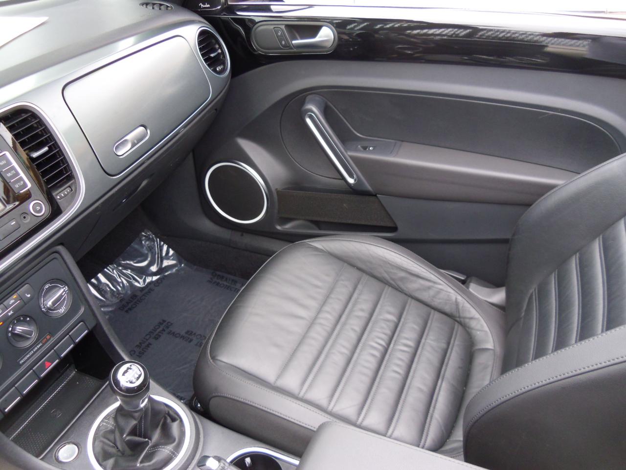 Volkswagen Beetle Convertible 2dr Man 2.0T R-Line PZEV 2014