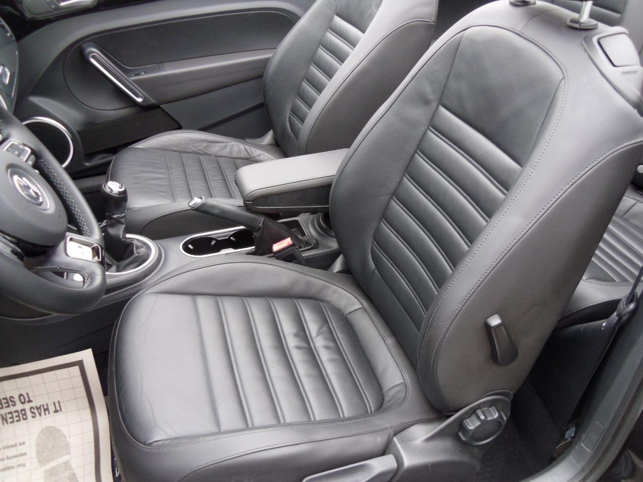 Volkswagen Beetle Convertible 2dr Man 2.0T R-Line PZEV 2014