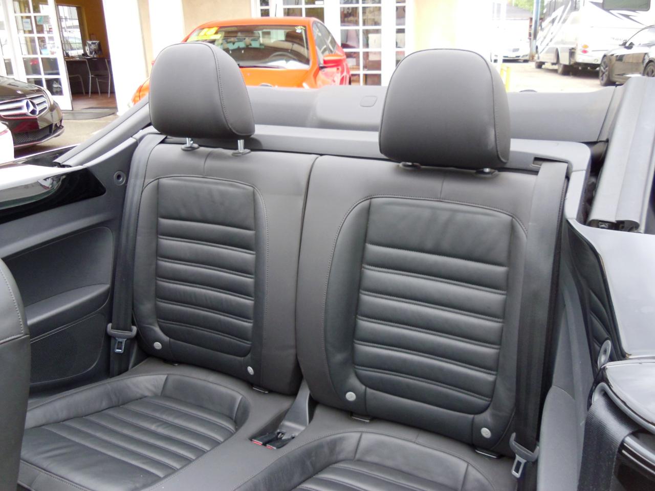 Volkswagen Beetle Convertible 2dr Man 2.0T R-Line PZEV 2014