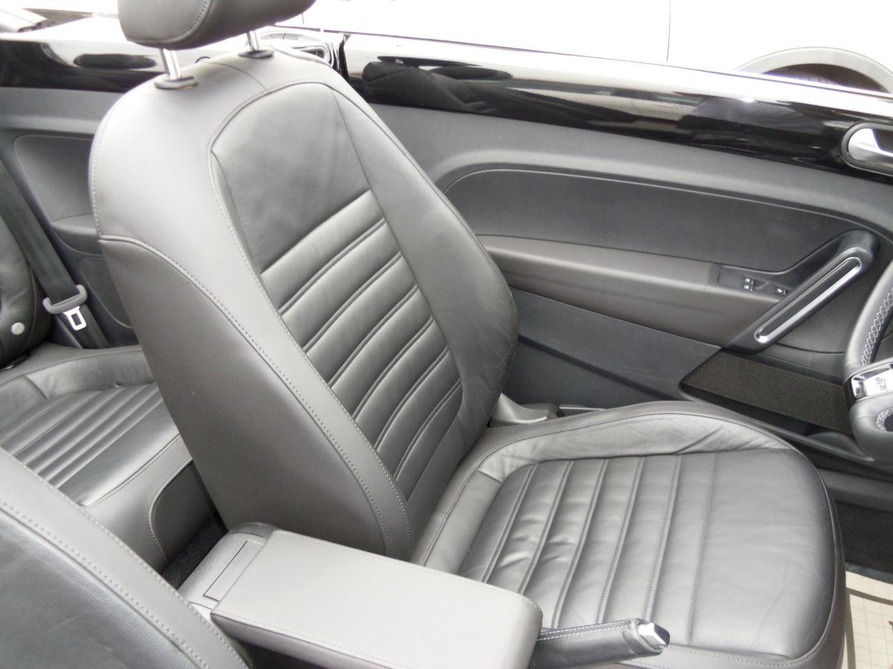 Volkswagen Beetle Convertible 2dr Man 2.0T R-Line PZEV 2014