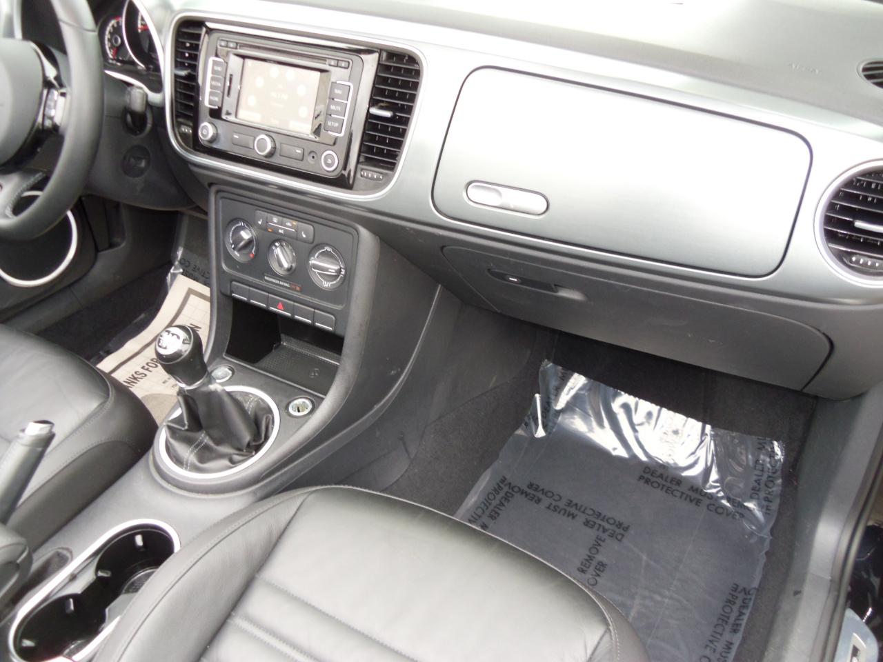 Volkswagen Beetle Convertible 2dr Man 2.0T R-Line PZEV 2014