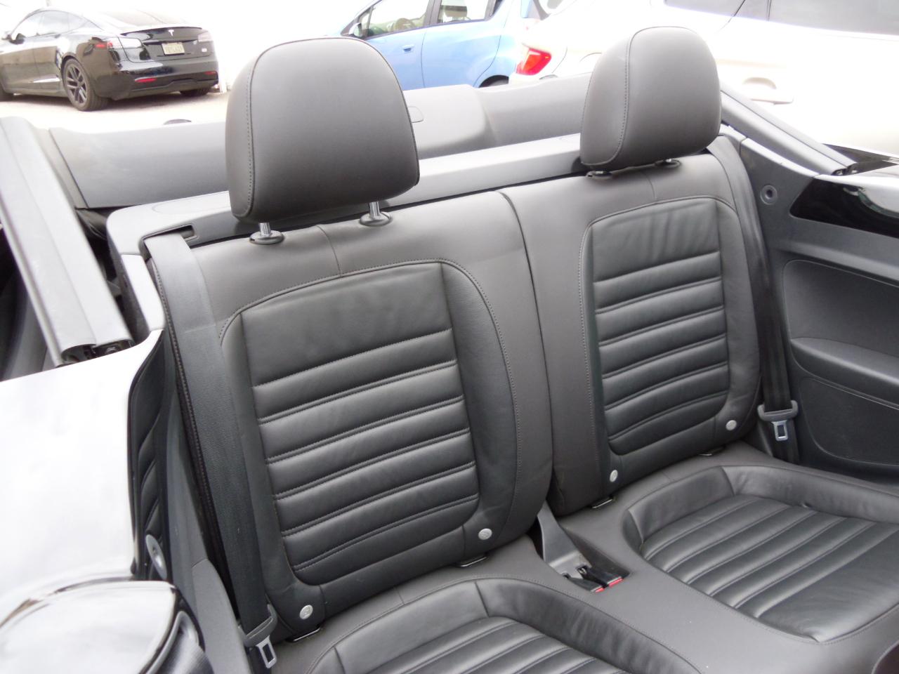 Volkswagen Beetle Convertible 2dr Man 2.0T R-Line PZEV 2014