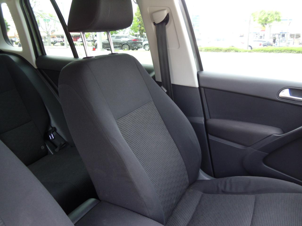 Volkswagen Tiguan 4MOTION 4dr Auto S 2014