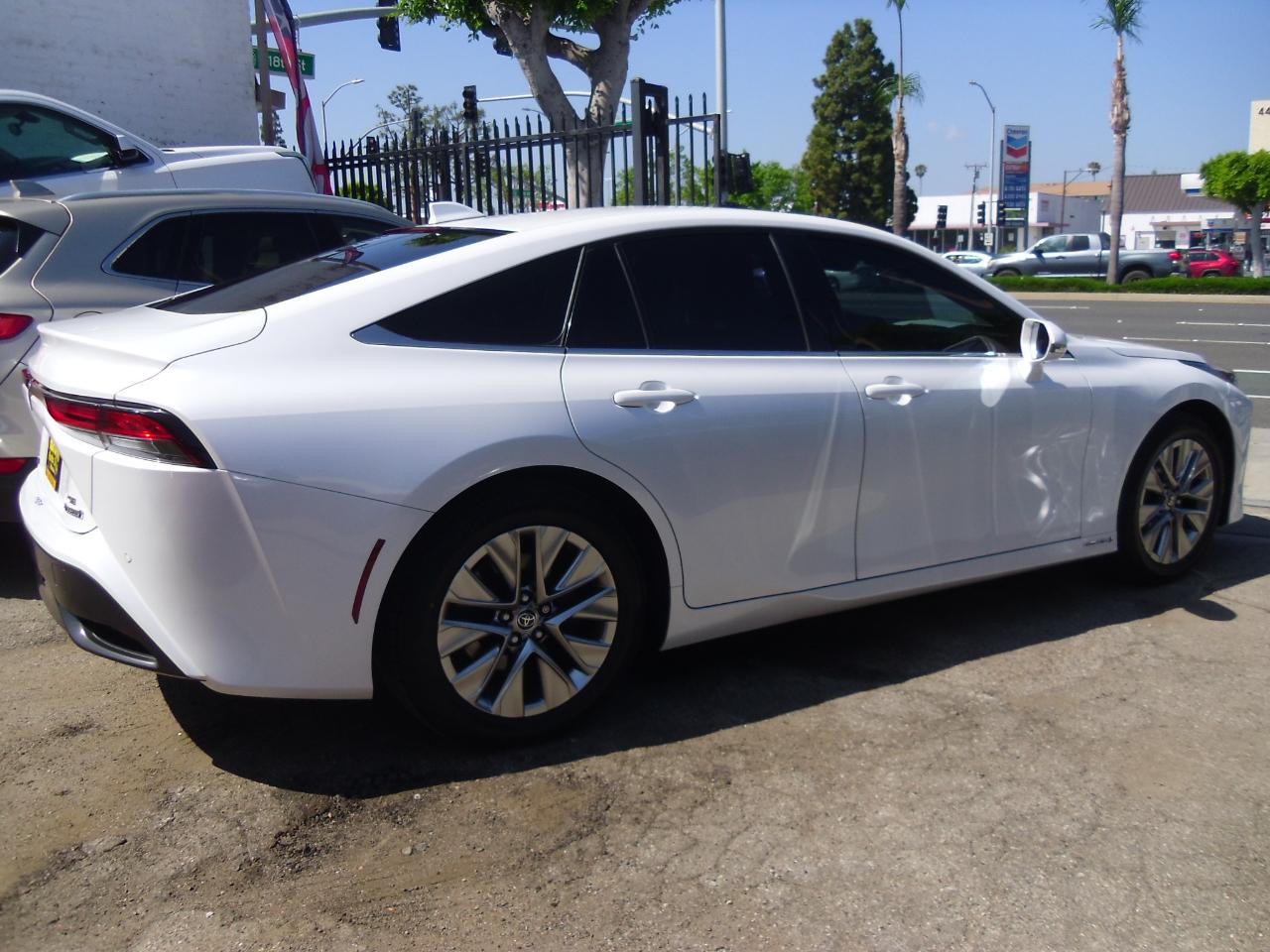 Toyota Mirai XLE Sedan 2021