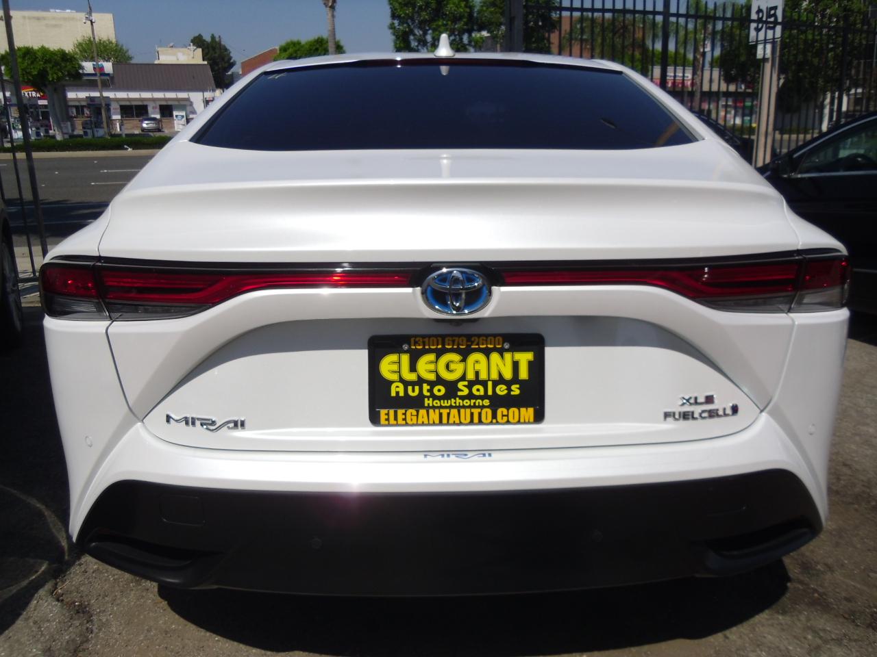 Toyota Mirai XLE Sedan 2021