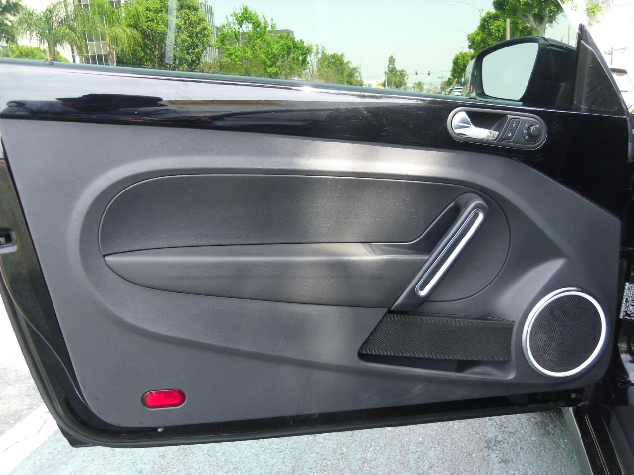 Volkswagen Beetle Coupe 2dr Auto 2.5L PZEV 2013