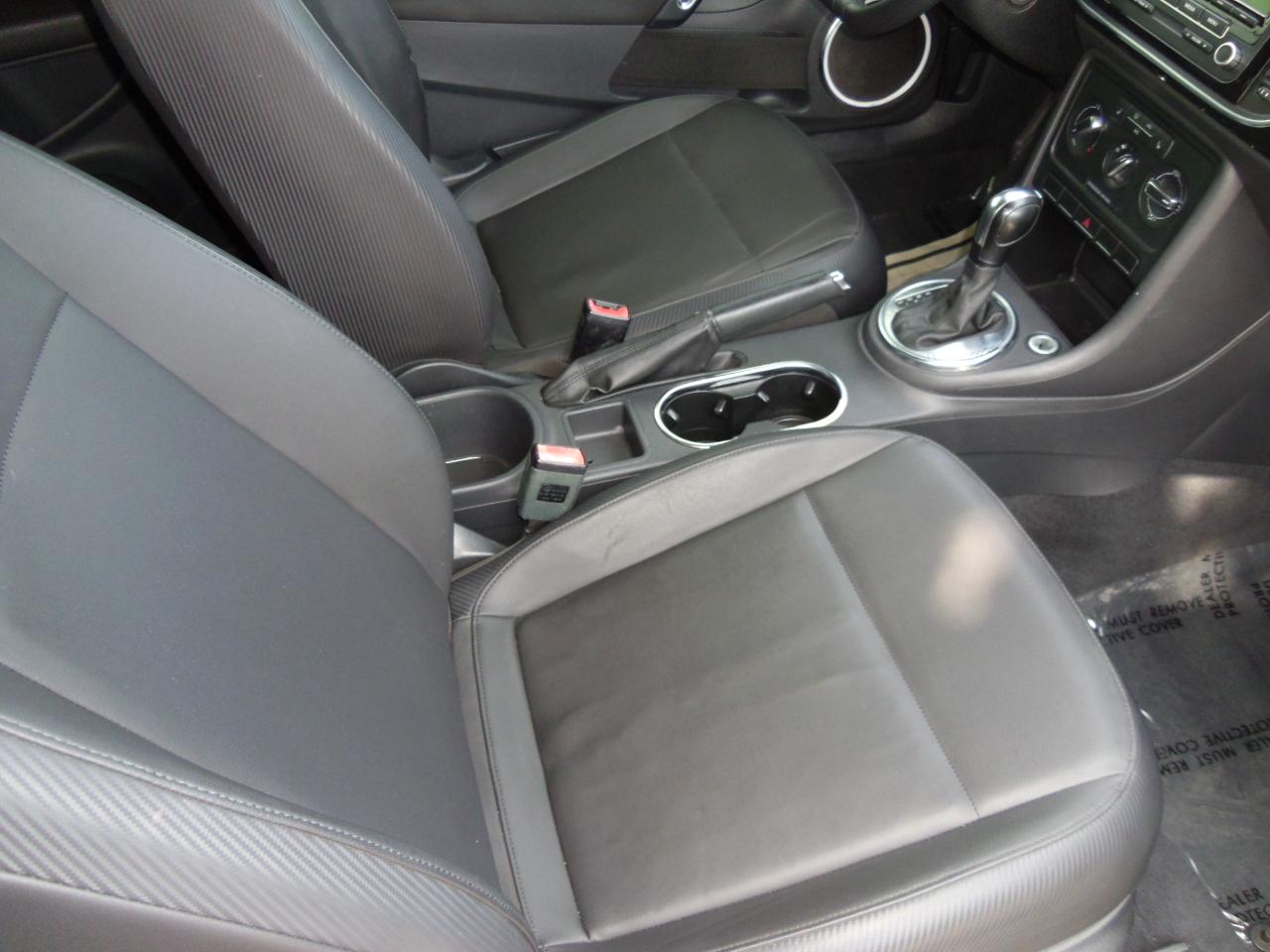 Volkswagen Beetle Coupe 2dr Auto 2.5L PZEV 2013