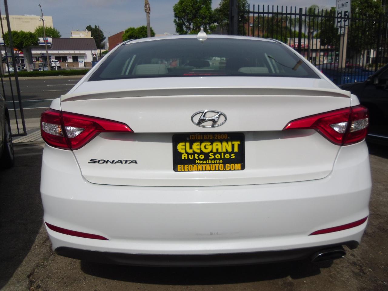 Hyundai Sonata 4dr Sdn 2.4L SE PZEV 2015