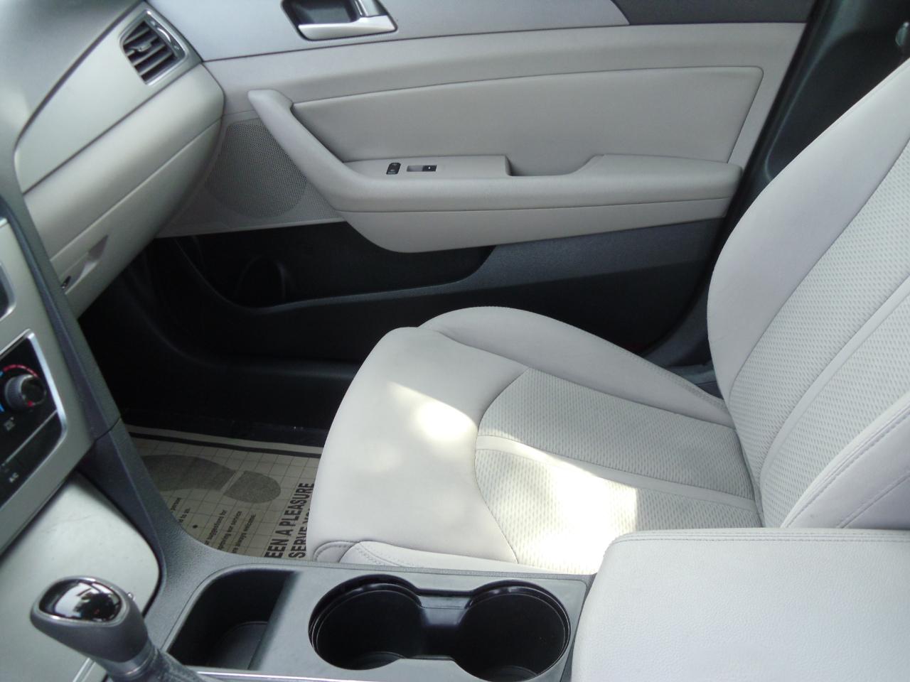 Hyundai Sonata 4dr Sdn 2.4L SE PZEV 2015