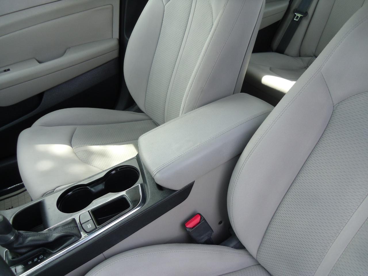 Hyundai Sonata 4dr Sdn 2.4L SE PZEV 2015