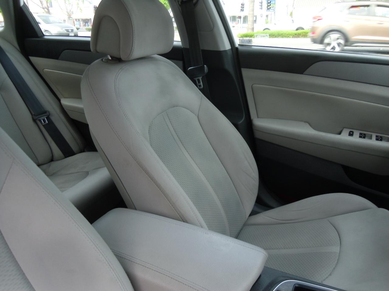 Hyundai Sonata 4dr Sdn 2.4L SE PZEV 2015