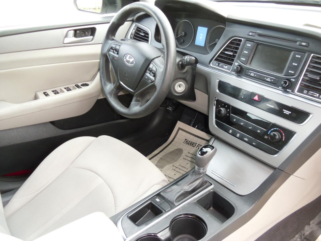 Hyundai Sonata 4dr Sdn 2.4L SE PZEV 2015