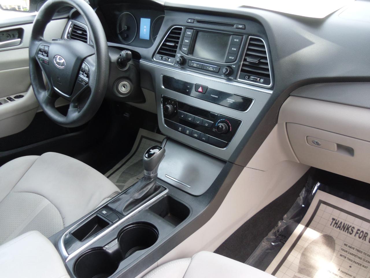 Hyundai Sonata 4dr Sdn 2.4L SE PZEV 2015