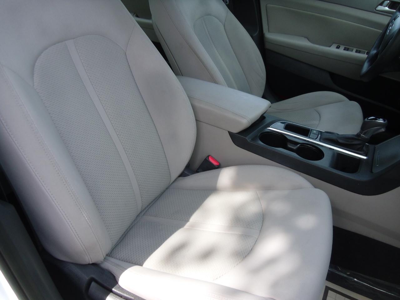 Hyundai Sonata 4dr Sdn 2.4L SE PZEV 2015