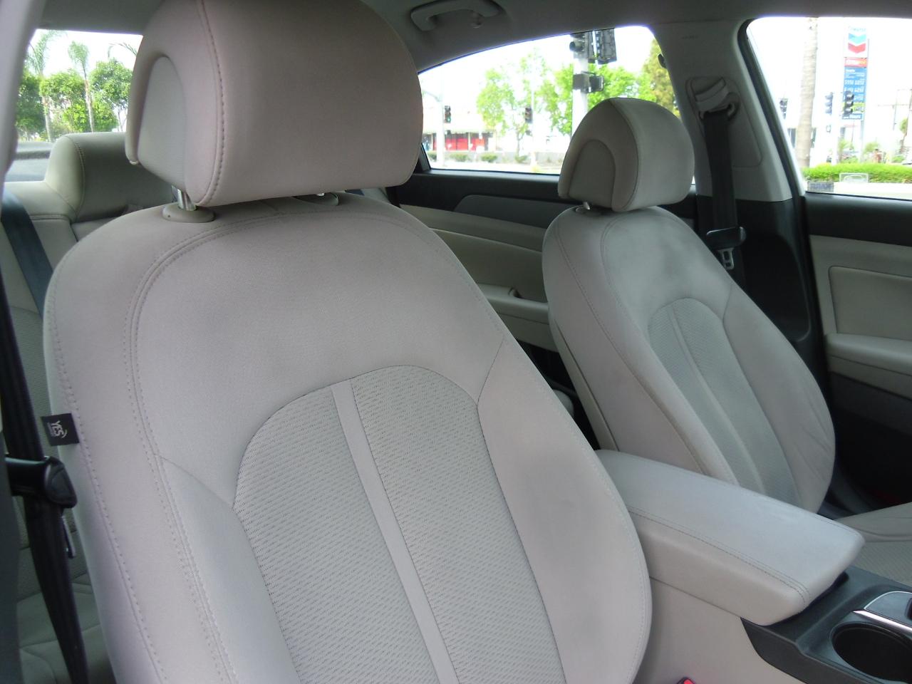 Hyundai Sonata 4dr Sdn 2.4L SE PZEV 2015