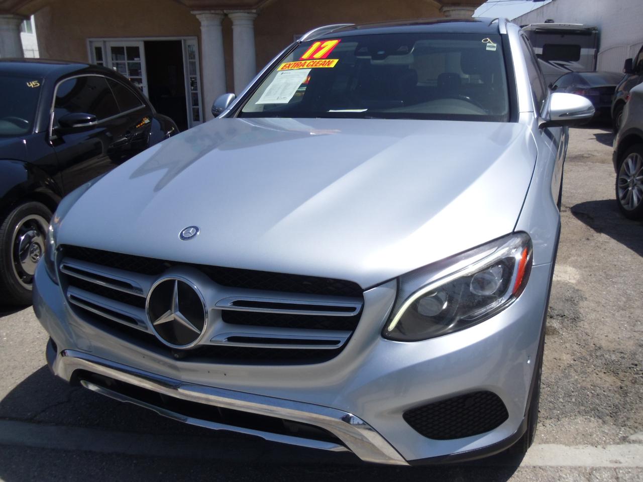 Mercedes-Benz GLC GLC 300 4MATIC SUV 2017