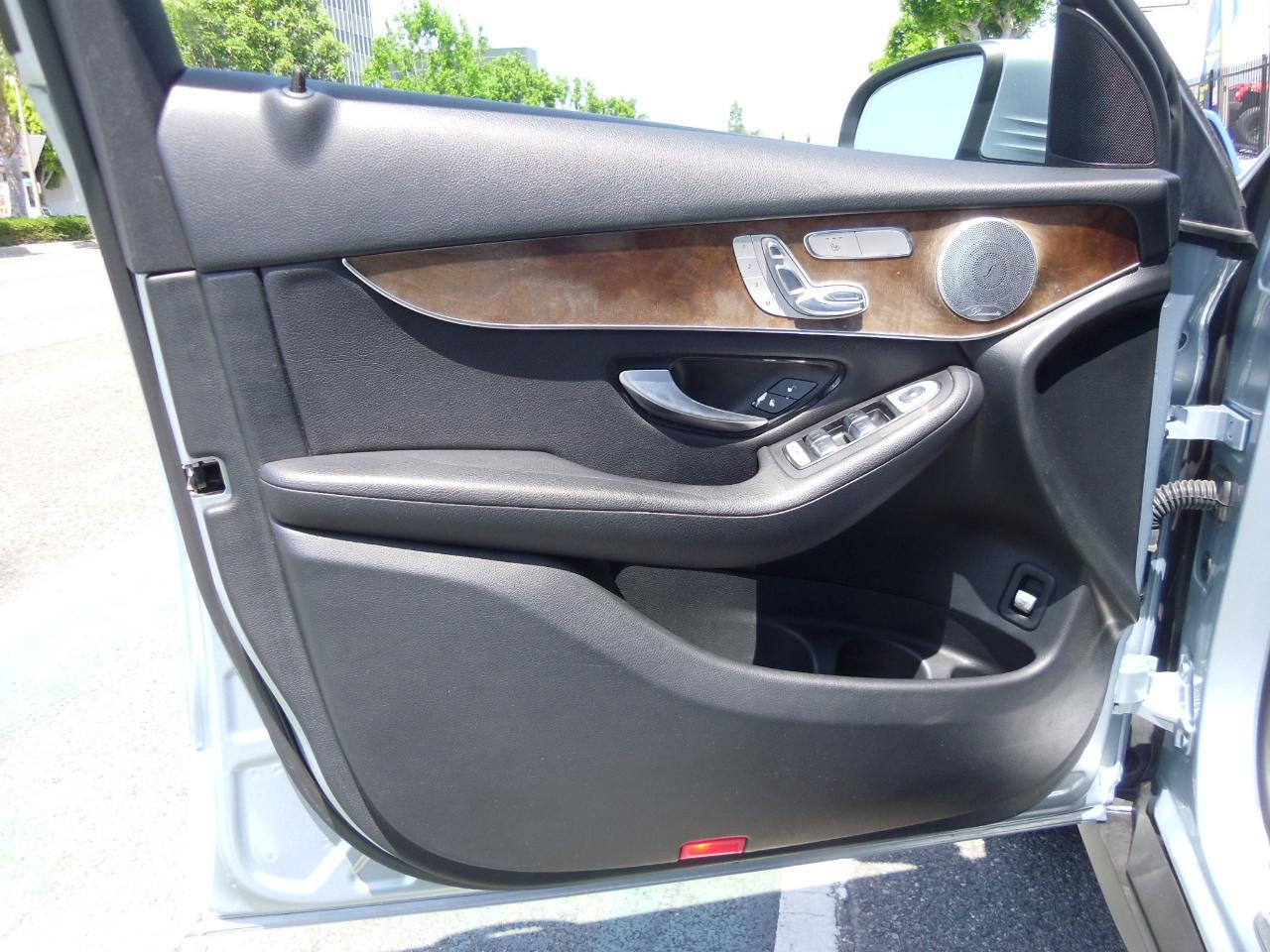 Mercedes-Benz GLC GLC 300 4MATIC SUV 2017