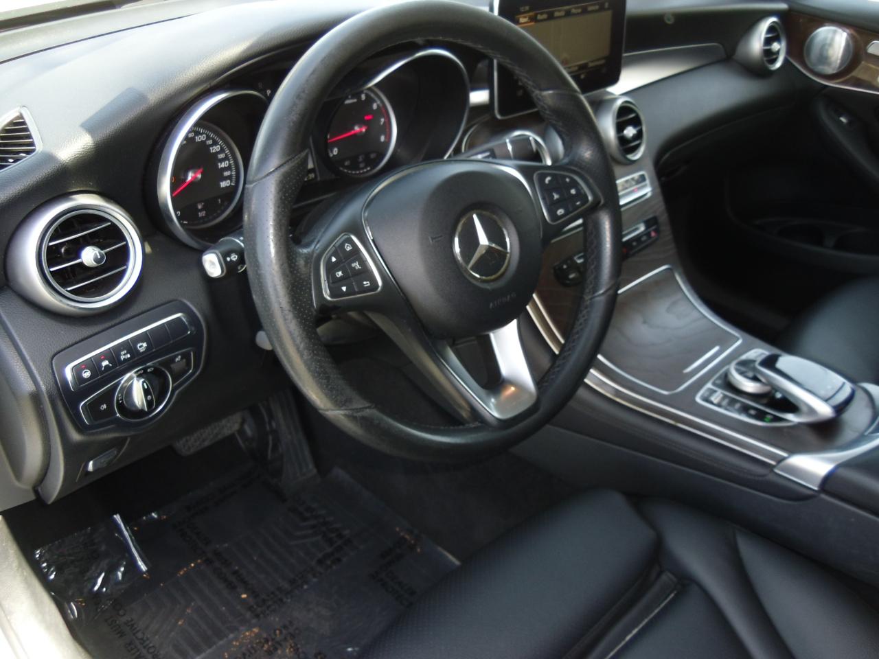 Mercedes-Benz GLC GLC 300 4MATIC SUV 2017