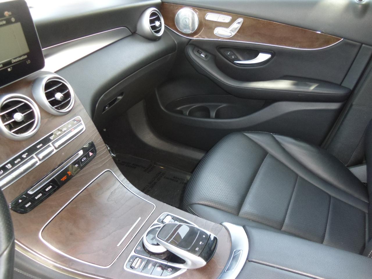 Mercedes-Benz GLC GLC 300 4MATIC SUV 2017