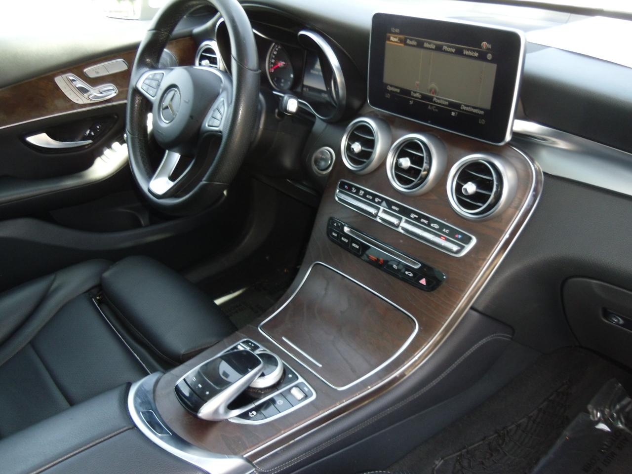 Mercedes-Benz GLC GLC 300 4MATIC SUV 2017