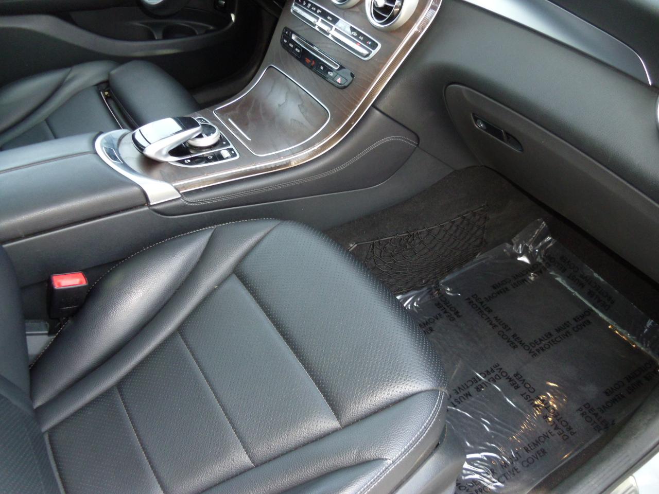 Mercedes-Benz GLC GLC 300 4MATIC SUV 2017