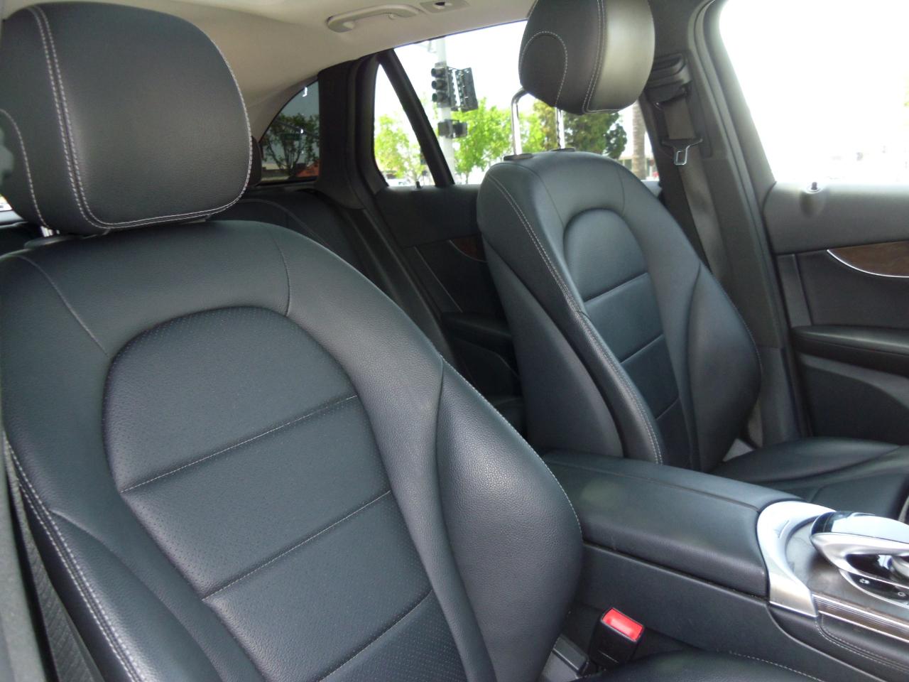 Mercedes-Benz GLC GLC 300 4MATIC SUV 2017