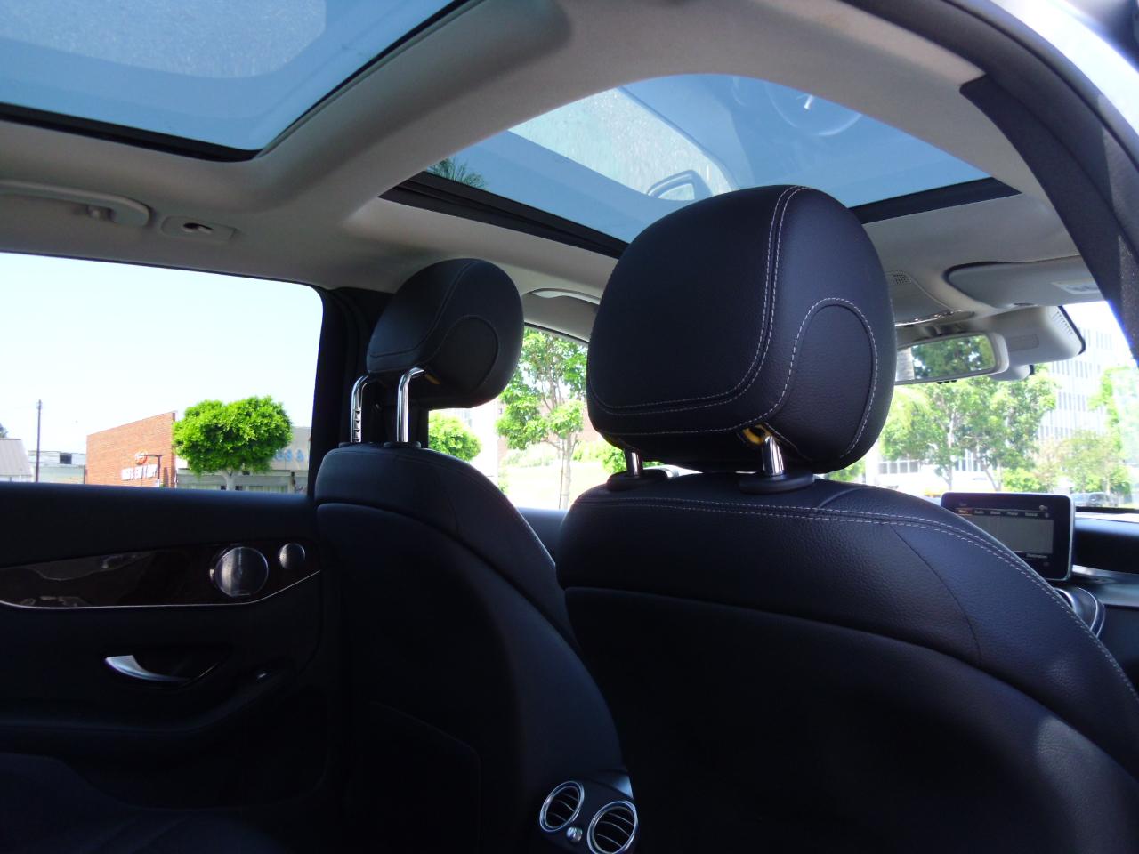 Mercedes-Benz GLC GLC 300 4MATIC SUV 2017