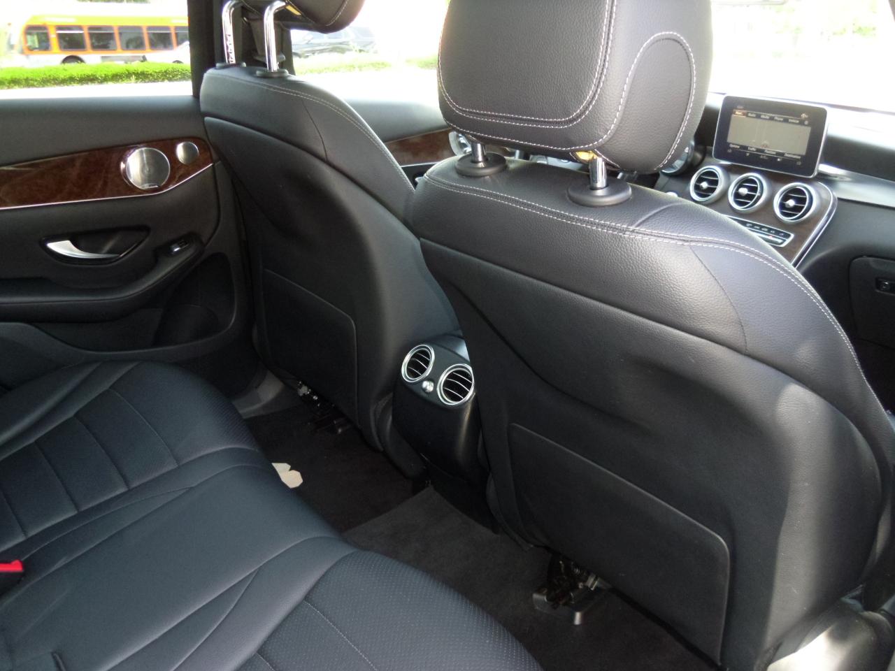 Mercedes-Benz GLC GLC 300 4MATIC SUV 2017