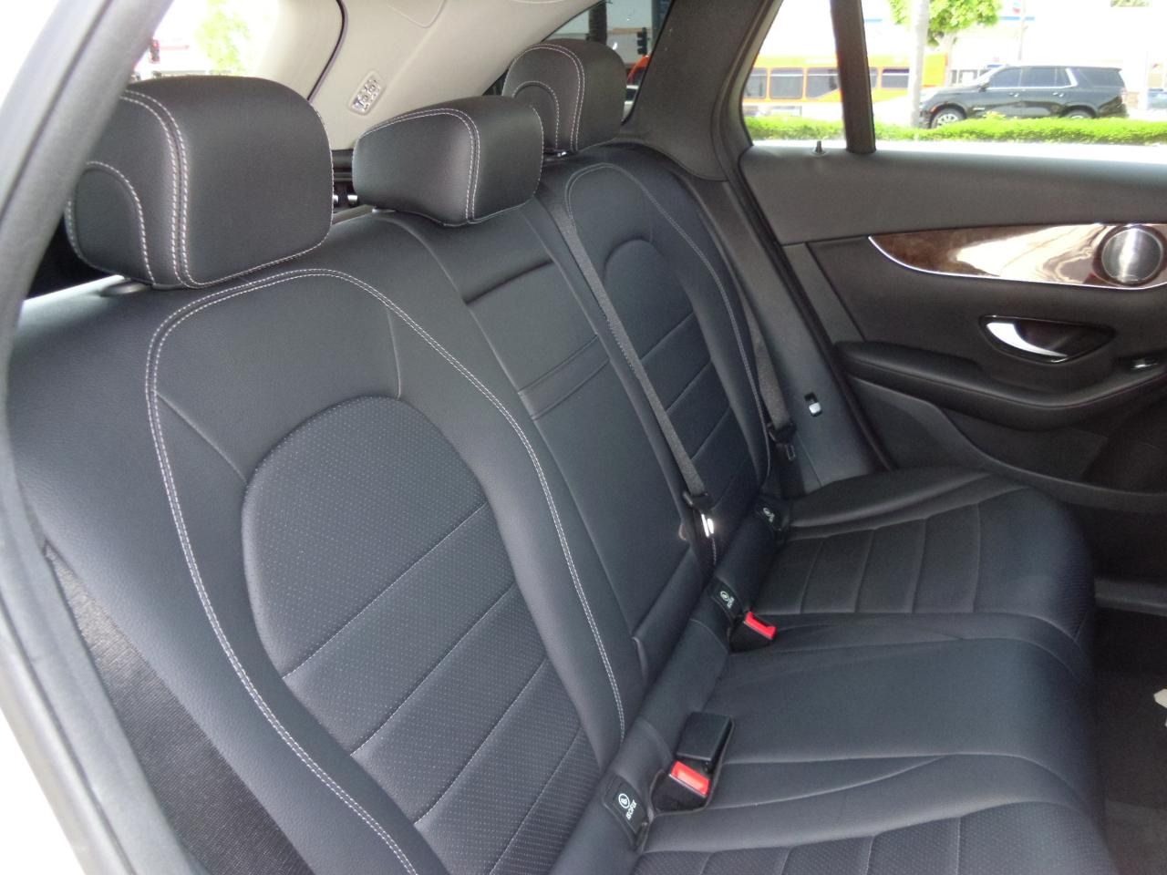 Mercedes-Benz GLC GLC 300 4MATIC SUV 2017