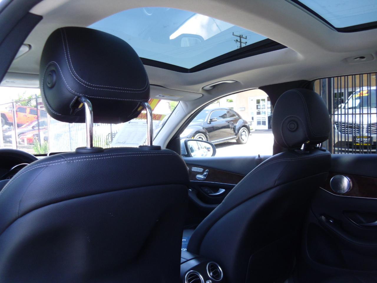 Mercedes-Benz GLC GLC 300 4MATIC SUV 2017