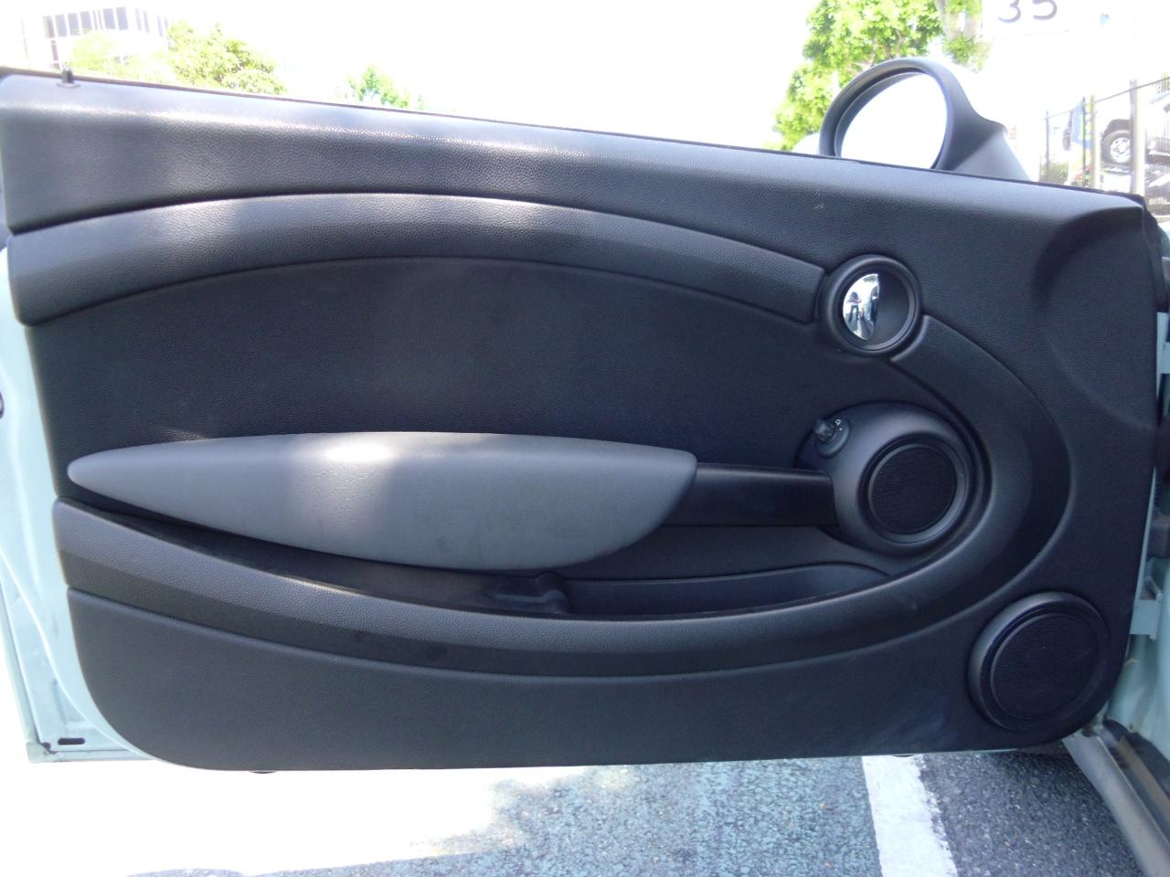 MINI Cooper Hardtop 2dr Cpe 2012