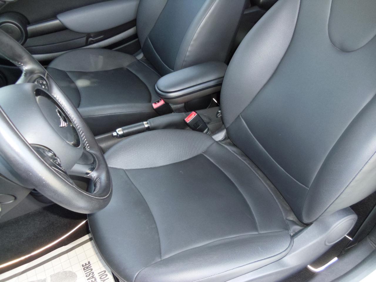MINI Cooper Hardtop 2dr Cpe 2012