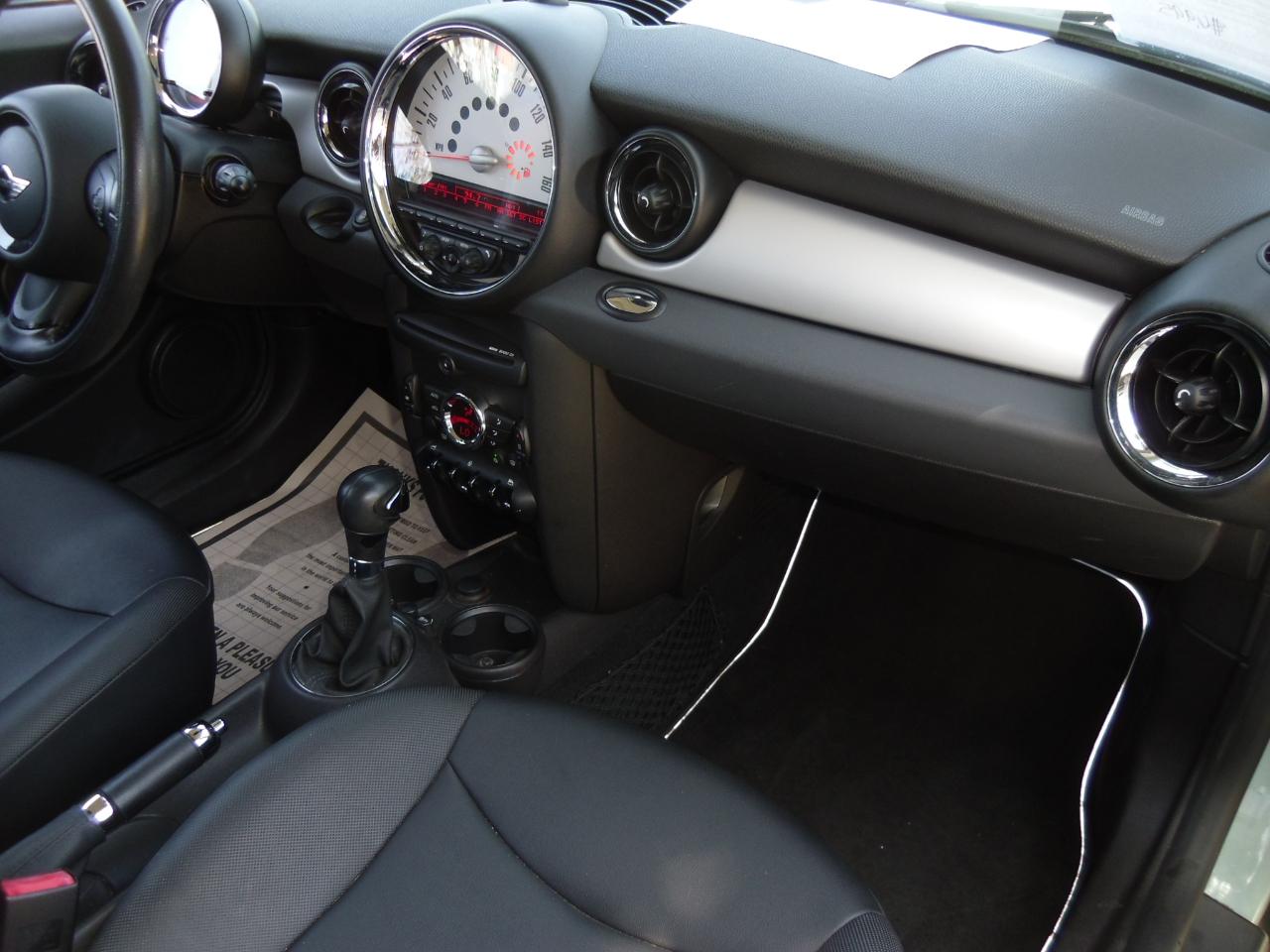 MINI Cooper Hardtop 2dr Cpe 2012