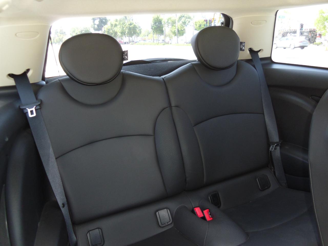 MINI Cooper Hardtop 2dr Cpe 2012