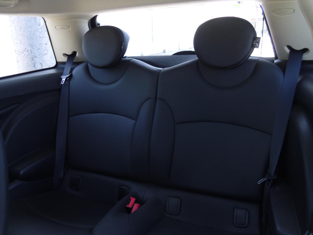 MINI Cooper Hardtop 2dr Cpe 2012