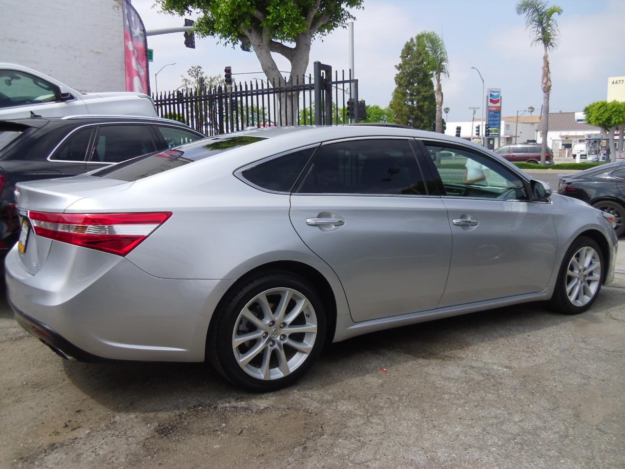 Toyota Avalon 4dr Sdn XLE Touring (Natl) 2013