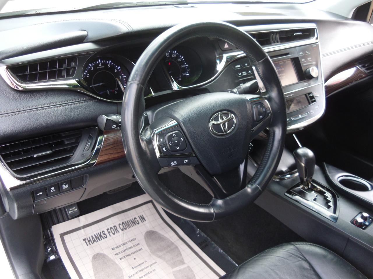 Toyota Avalon 4dr Sdn XLE Touring (Natl) 2013
