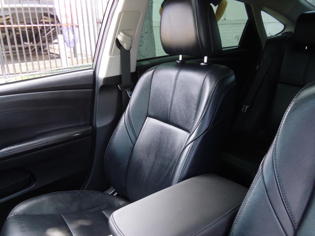 Toyota Avalon 4dr Sdn XLE Touring (Natl) 2013