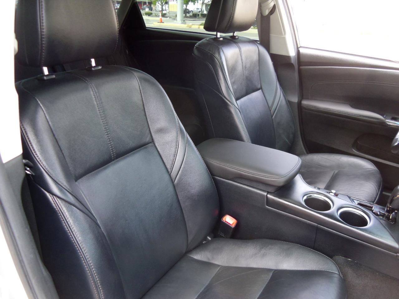 Toyota Avalon 4dr Sdn XLE Touring (Natl) 2013