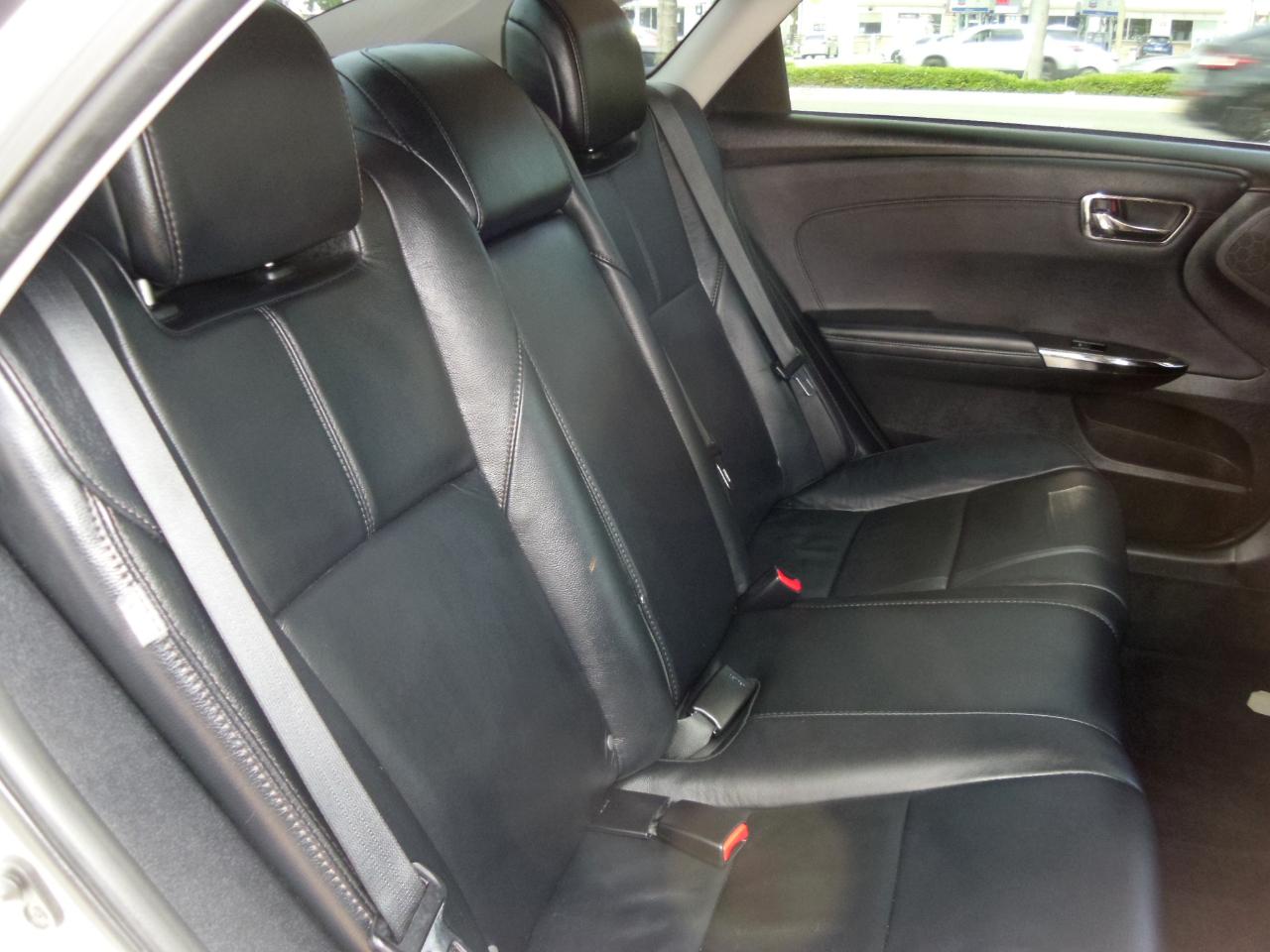 Toyota Avalon 4dr Sdn XLE Touring (Natl) 2013