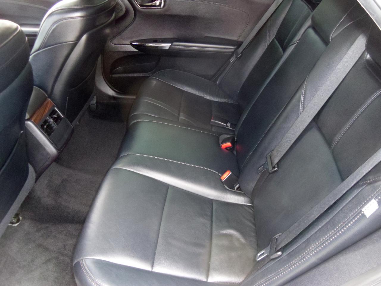 Toyota Avalon 4dr Sdn XLE Touring (Natl) 2013