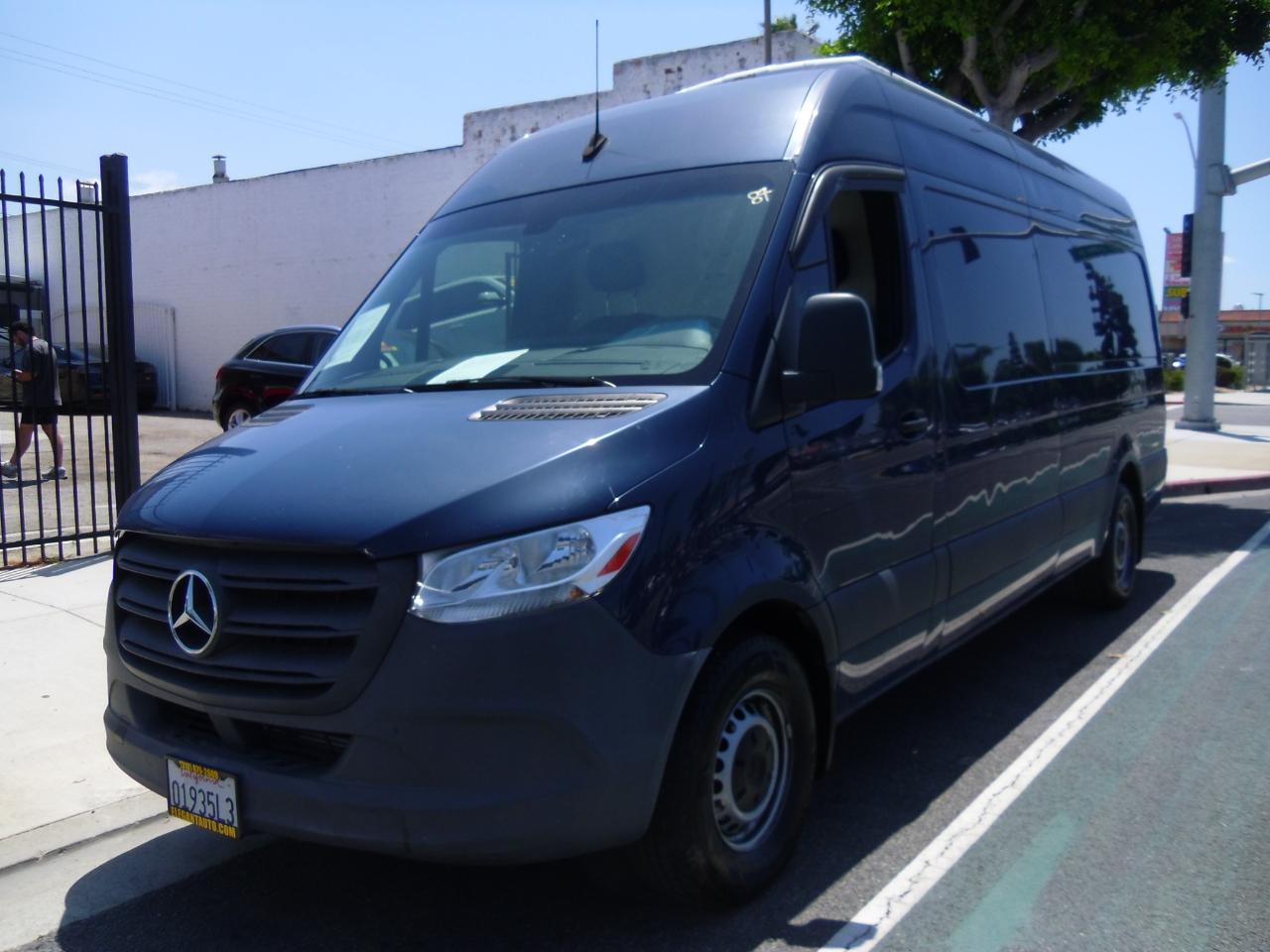 Mercedes-Benz Sprinter Cargo Van 2500 High Roof V6 170" RWD 2021