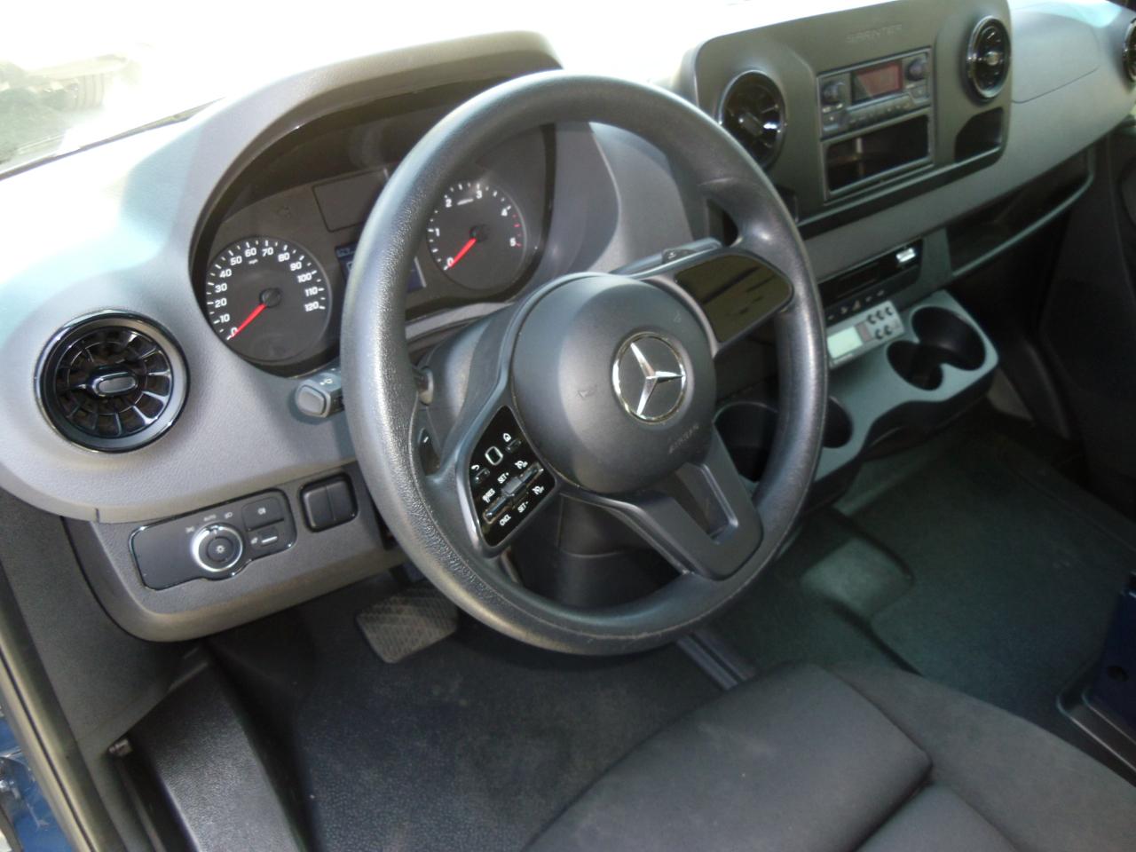 Mercedes-Benz Sprinter Cargo Van 2500 High Roof V6 170" RWD 2021
