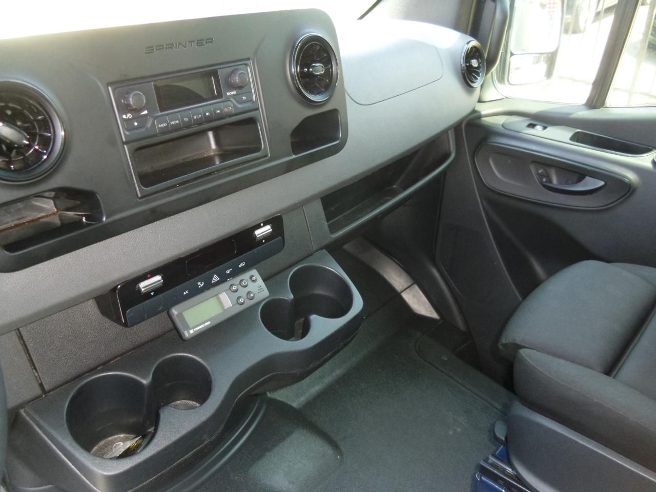 Mercedes-Benz Sprinter Cargo Van 2500 High Roof V6 170" RWD 2021