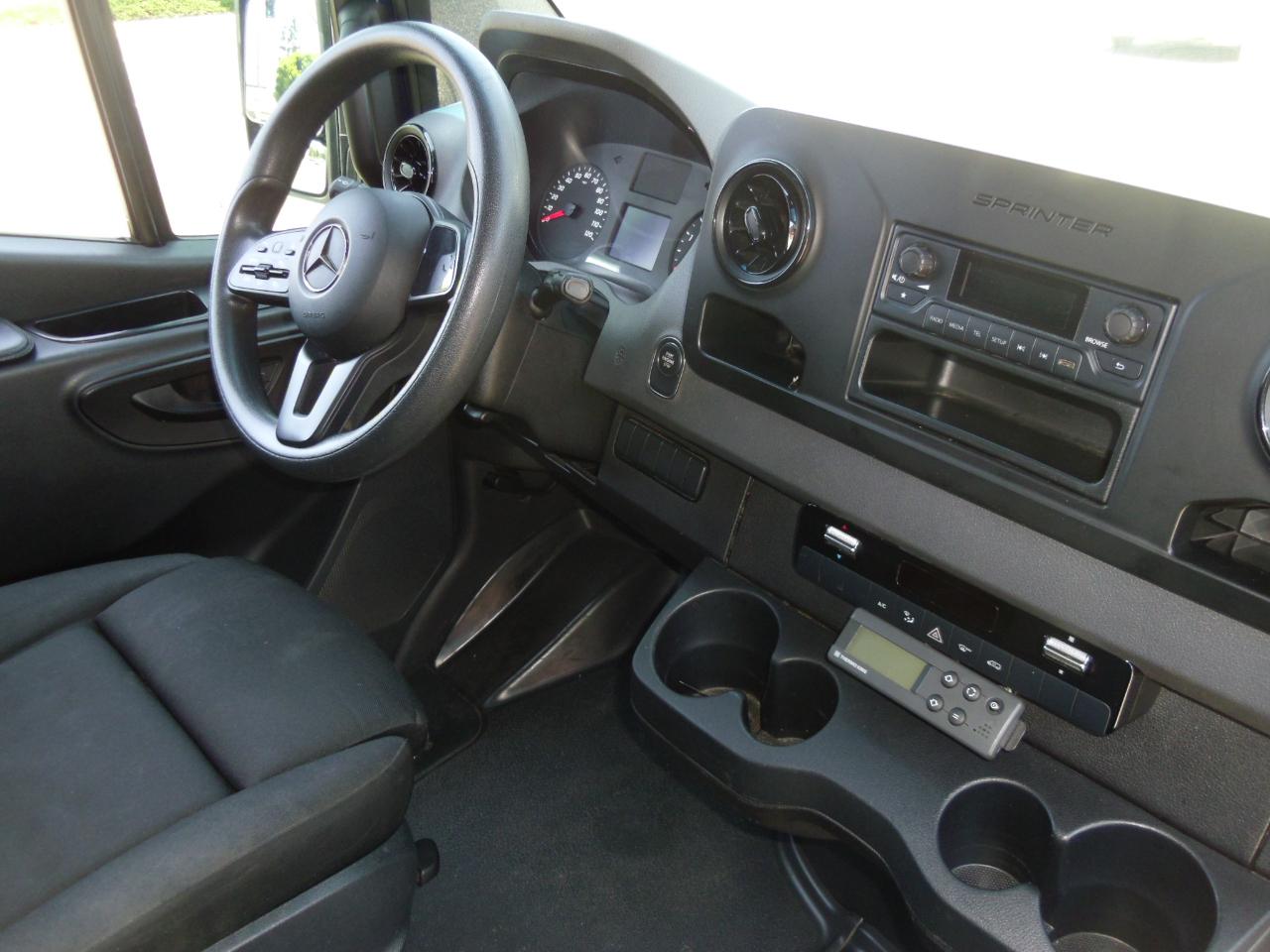 Mercedes-Benz Sprinter Cargo Van 2500 High Roof V6 170" RWD 2021