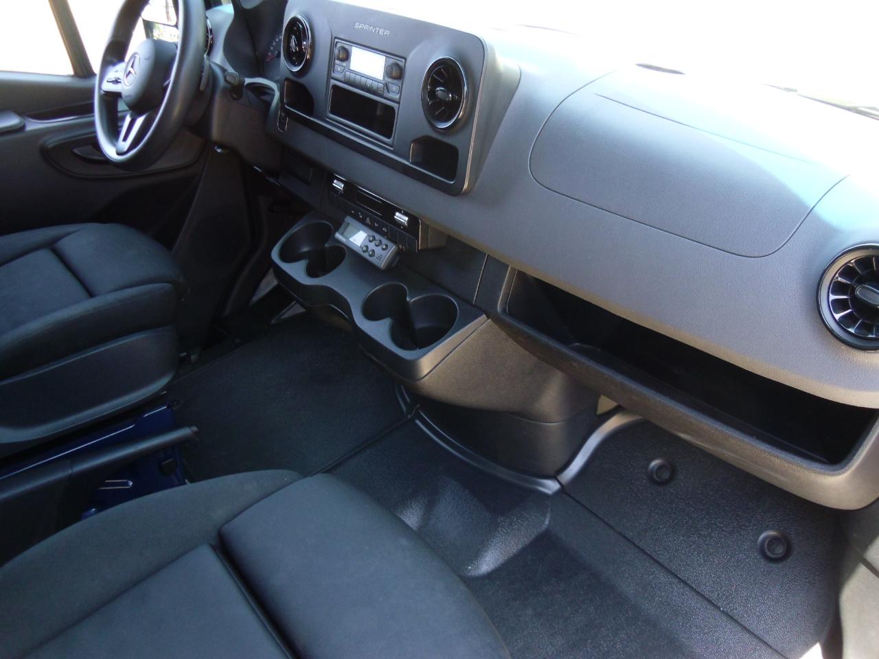 Mercedes-Benz Sprinter Cargo Van 2500 High Roof V6 170" RWD 2021