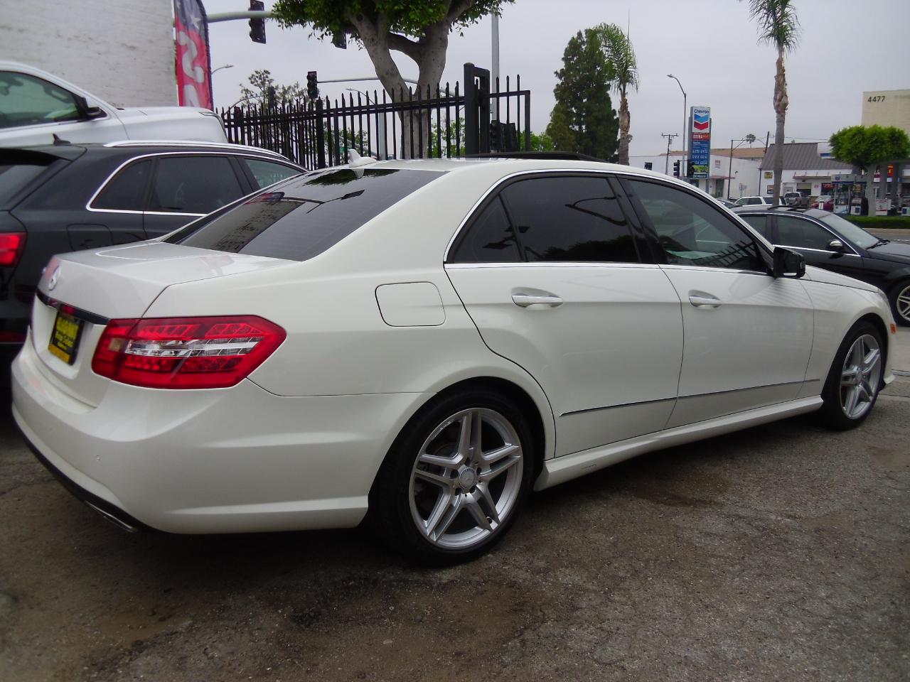 Mercedes-Benz E-Class 4dr Sdn E 550 Sport RWD 2011