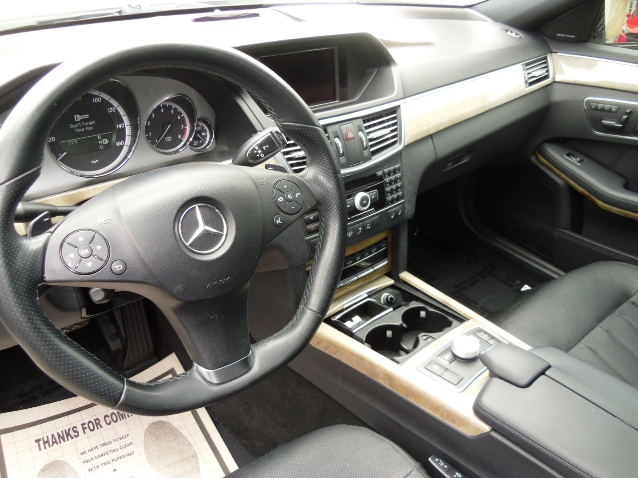 Mercedes-Benz E-Class 4dr Sdn E 550 Sport RWD 2011