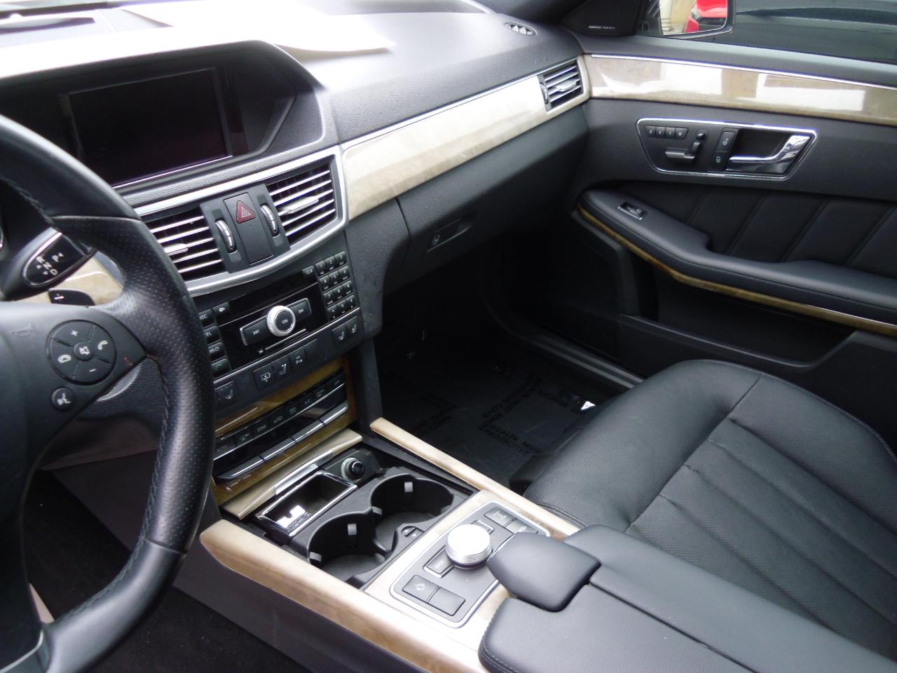 Mercedes-Benz E-Class 4dr Sdn E 550 Sport RWD 2011