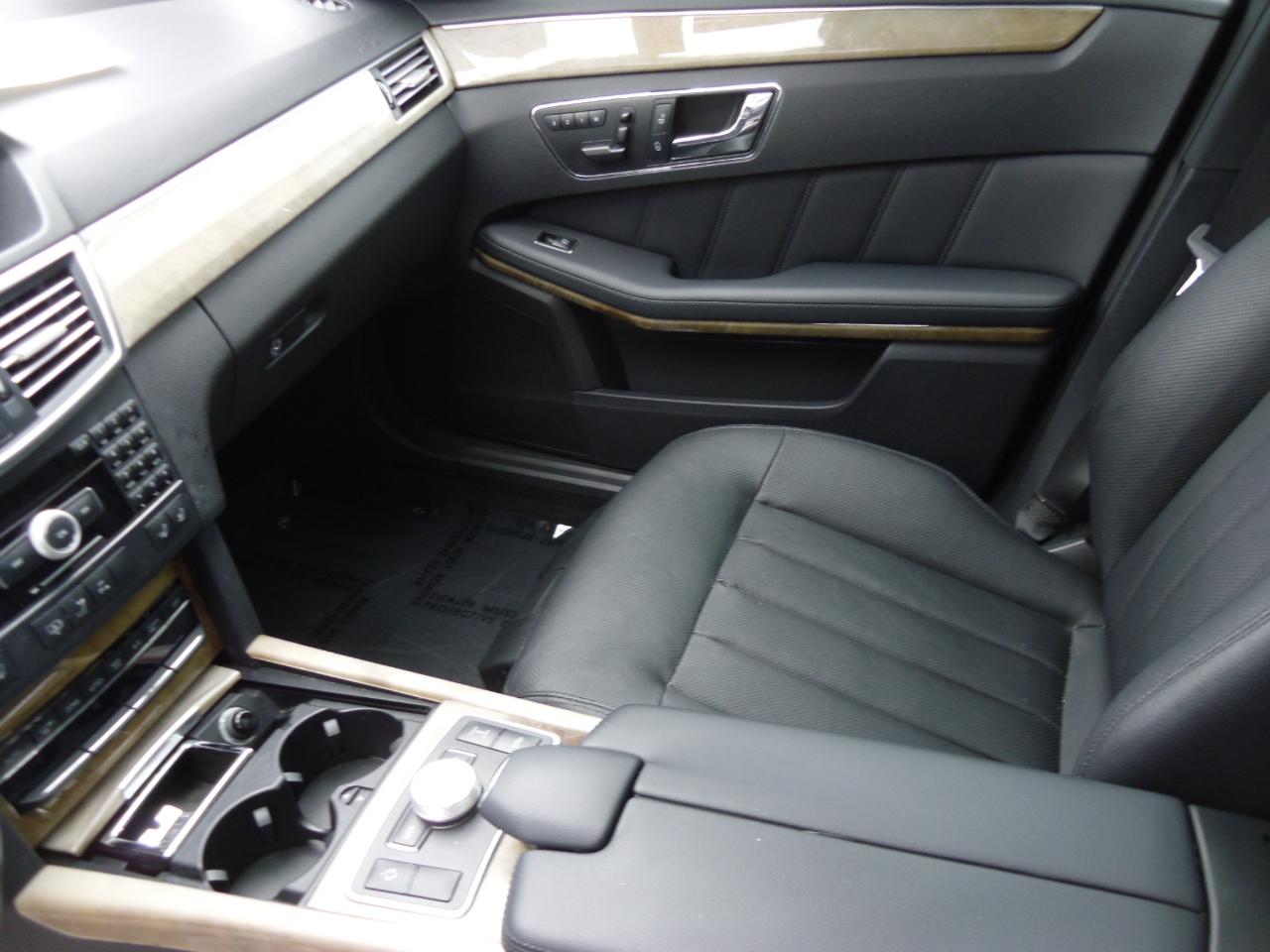 Mercedes-Benz E-Class 4dr Sdn E 550 Sport RWD 2011
